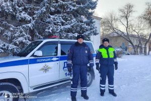 Сотрудники рубцовской Госавтоинспекции оказали помощь на дороге